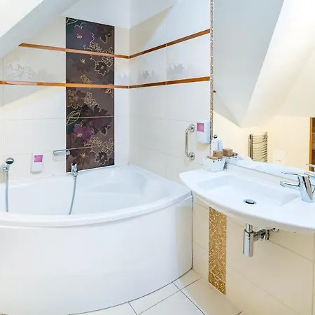 Pod Filarami Hotel 3*