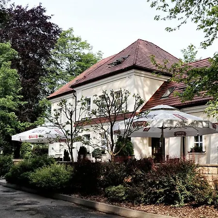 Hotel Pod Filarami 3*