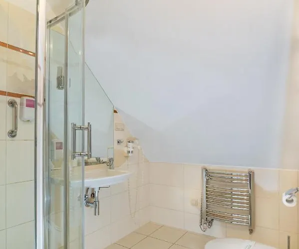 Hotel Pod Filarami 3*